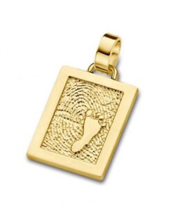 Close - double-print-pendants-baby